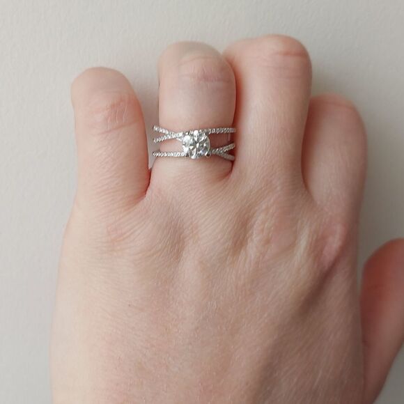 1 Carat Criss Cross Moissanite 925 Silver Engagement Ring - Picture 4 of 12